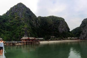 Tour Đảo Cát Bà – Đi phà Tuần Châu