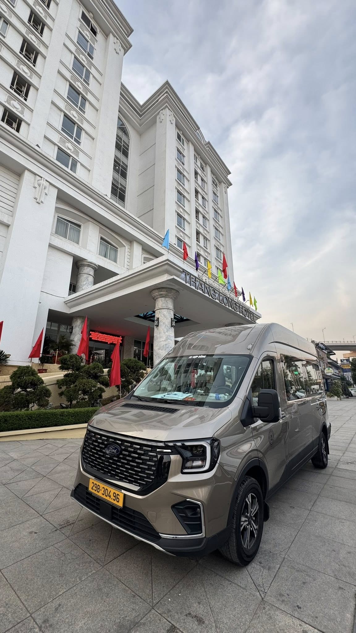 Cho thuê xe 16 chỗ tại Hà Nội