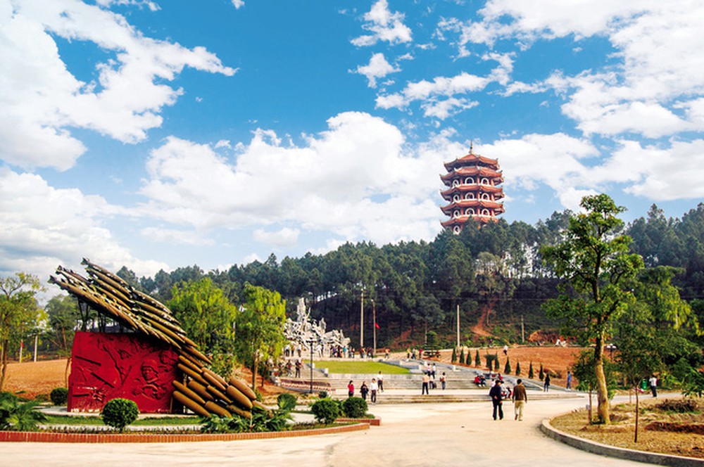 Tour Thiên Cầm Hà Tĩnh