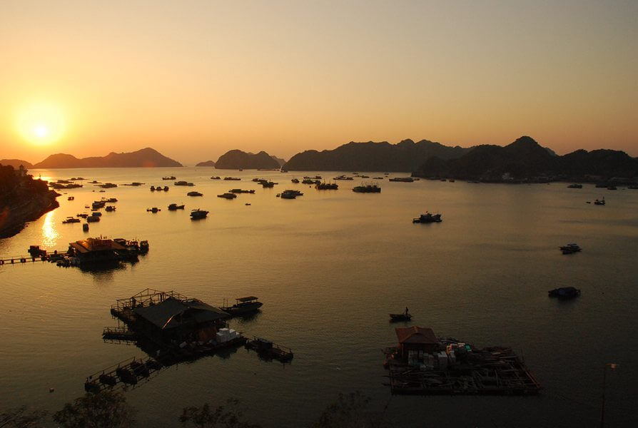 Tour Sunset trên vịnh Lan Hạ